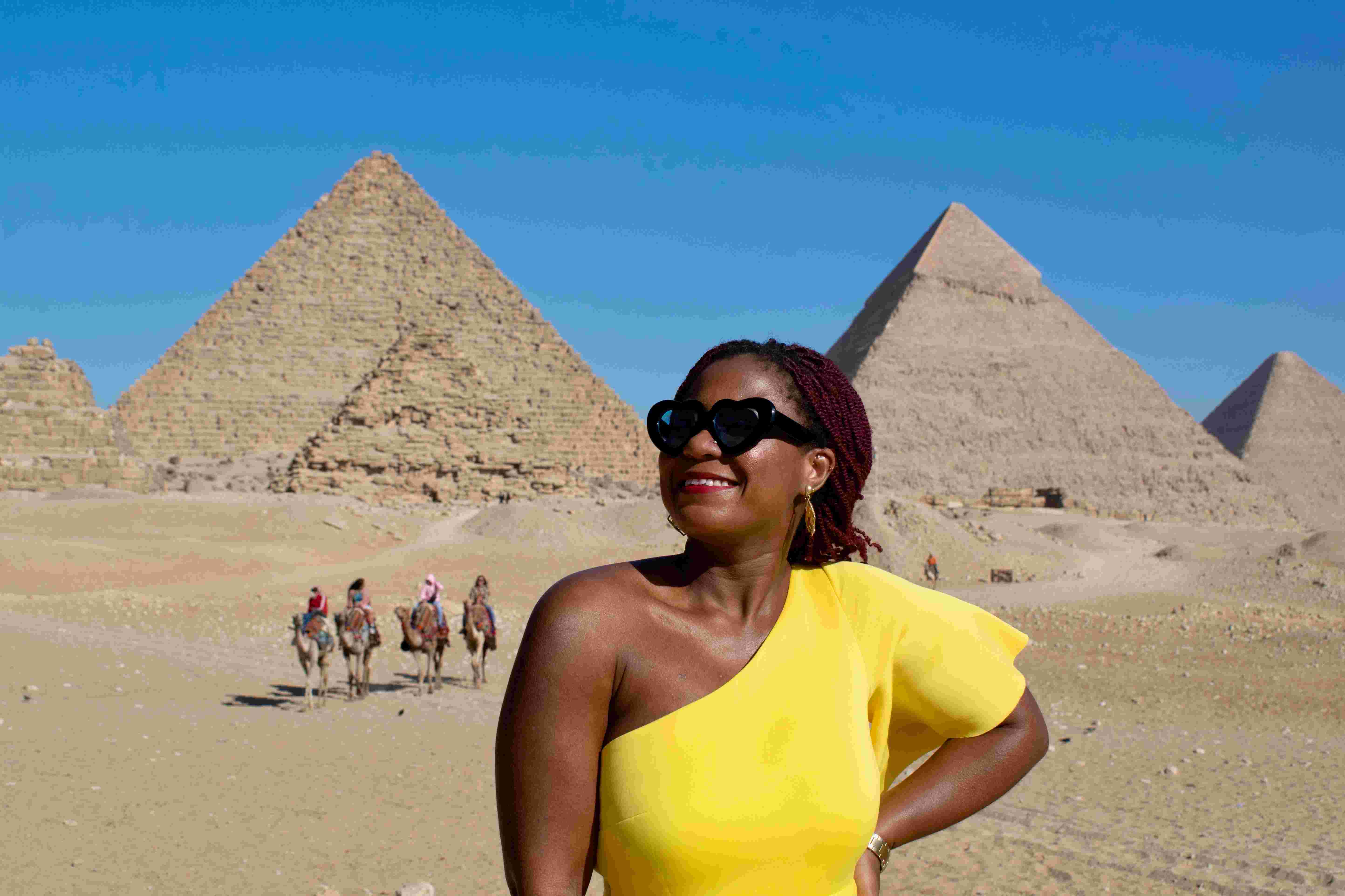Private Guided Tour of Giza Pyramids and Sphinx with professional photography